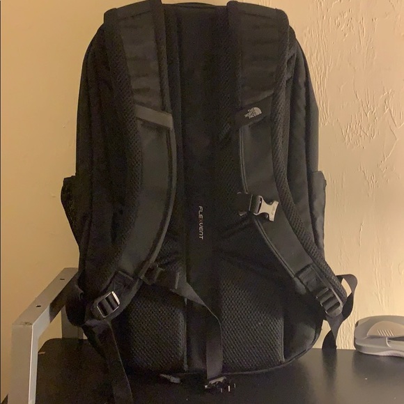 North face jester black backpack - Picture 3 of 6